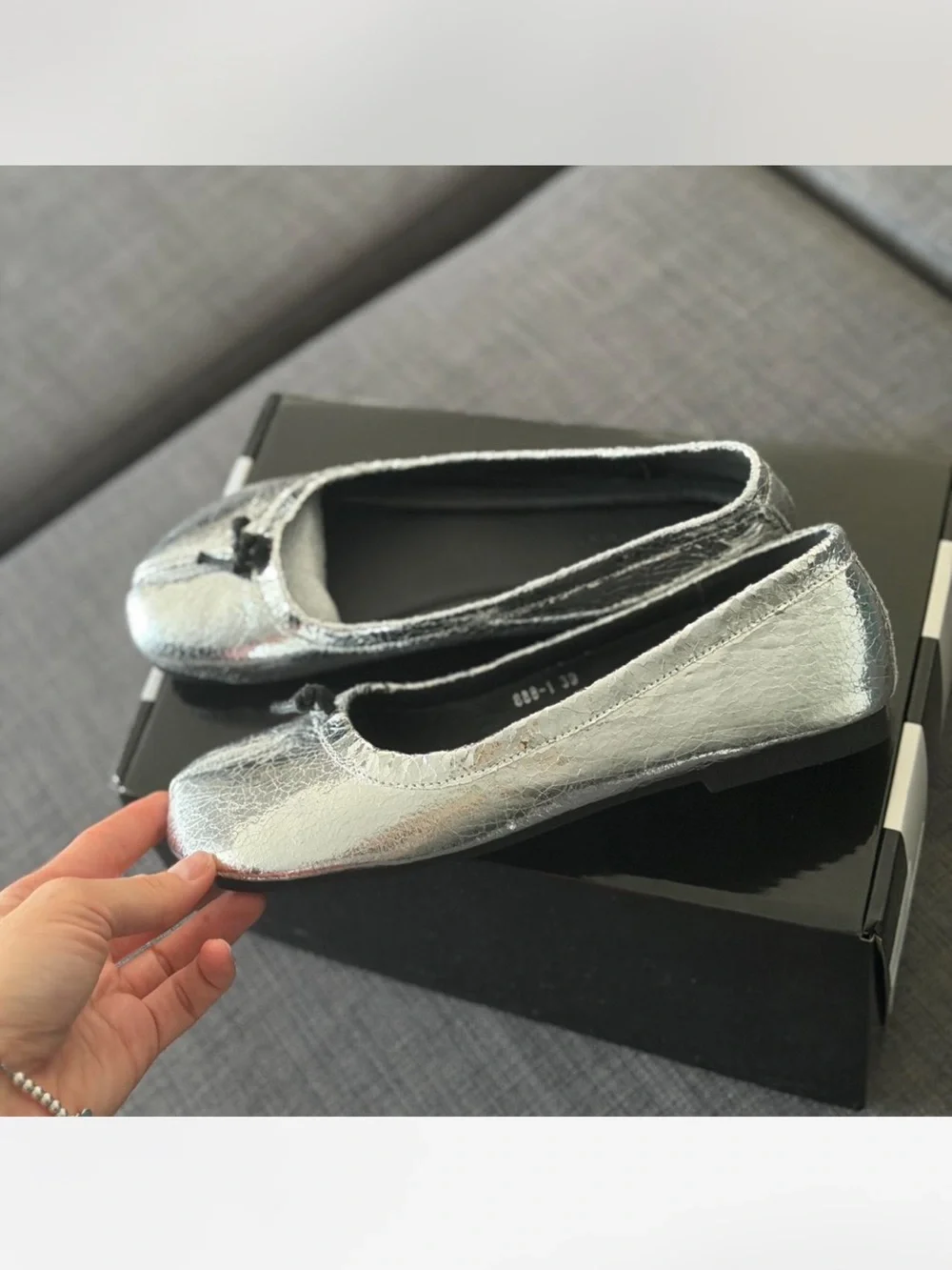 Metallic Silver Women's Split-Toe Ballet Flats Tabi